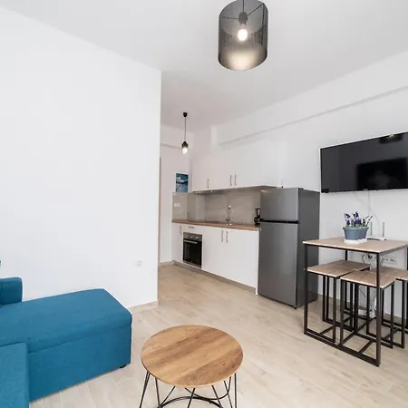 Danai & Palm Residential Complexes דירה