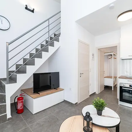 Danai Residential Complex Апартаменты Офринио